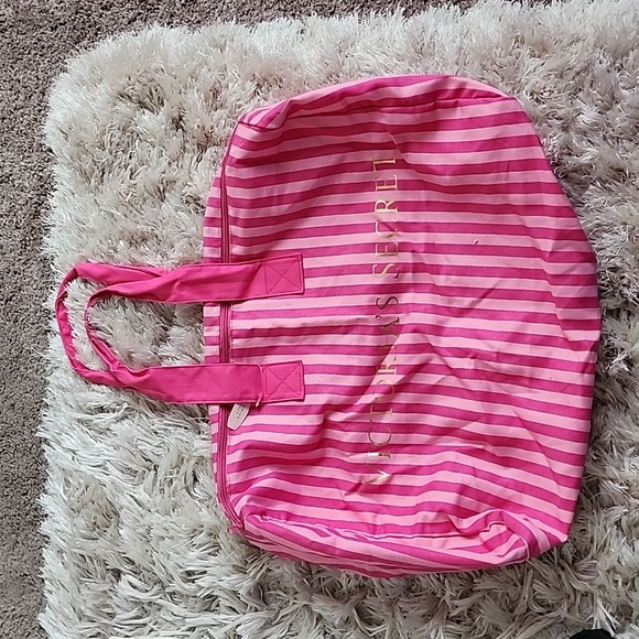 Victoria's Secret Handbags - NWT Victorias Secret duffle